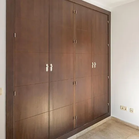 Apartment Great 3 Bedroom With Terrace In Golden Mile *