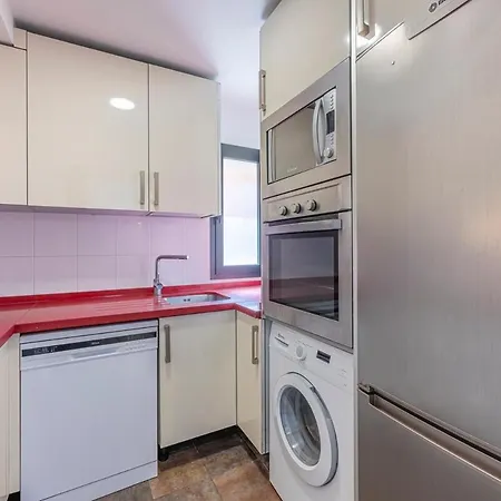 Great 3 Bedroom With Terrace In Golden Mile