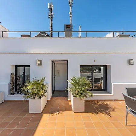 Great 3 Bedroom With Terrace In Golden Mile * Marbella