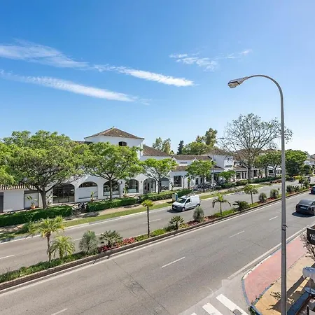 Apartment Great 3 Bedroom With Terrace In Golden Mile Marbella