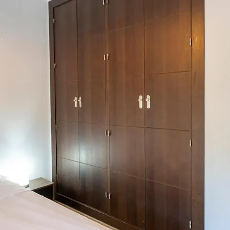Great 3 Bedroom With Terrace In Golden Mile Apartment
