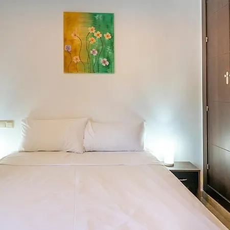 Apartment Great 3 Bedroom With Terrace In Golden Mile
