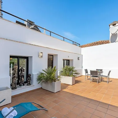 Great 3 Bedroom With Terrace In Golden Mile * Marbella
