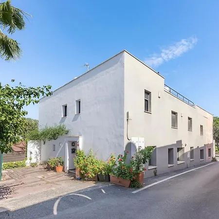 Apartment Great 3 Bedroom With Terrace In Golden Mile