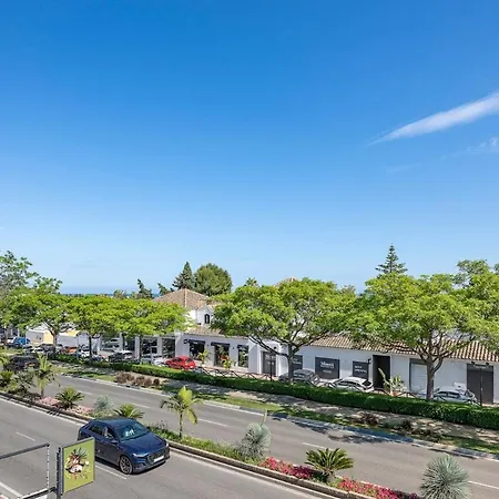 Great 3 Bedroom With Terrace In Golden Mile Apartment *