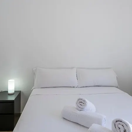 Apartment Great 3 Bedroom With Terrace In Golden Mile Marbella