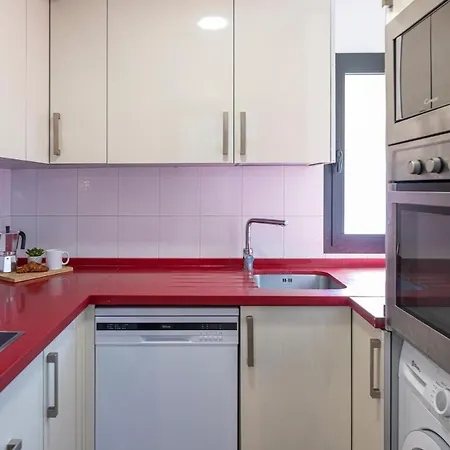 Great 3 Bedroom With Terrace In Golden Mile Apartment
