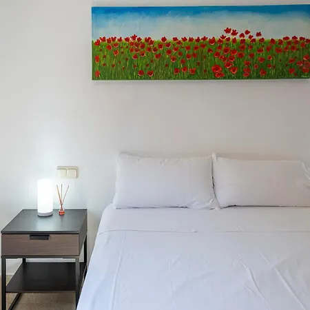 Apartment Great 3 Bedroom With Terrace In Golden Mile *