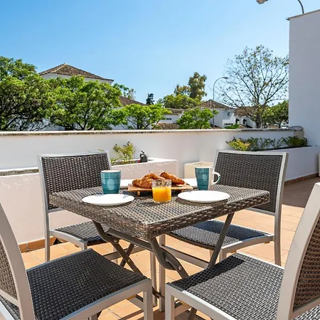 Great 3 Bedroom With Terrace In Golden Mile Marbella